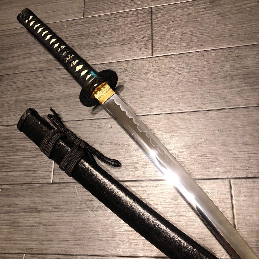 高級模造刀　高級居合刀　黒拵え　優波紋