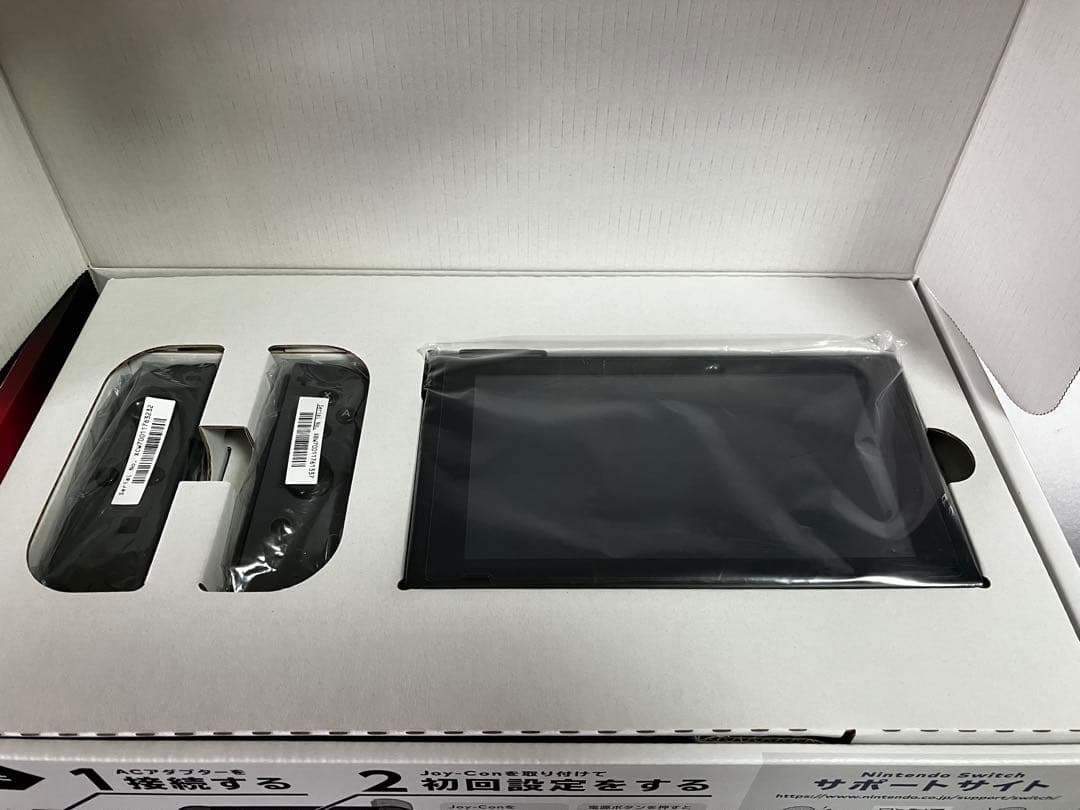 【即日発送可】初代Switch本体（+純正ポーチ・保護シール・スタンド付き）