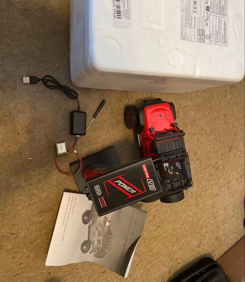 Wltoys 2428　クローラーラジコン　、オフロードラジコン