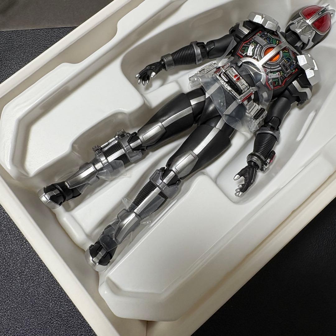 真骨彫製法 仮面ライダーファイズ アクセルフォーム フィギュアーツ