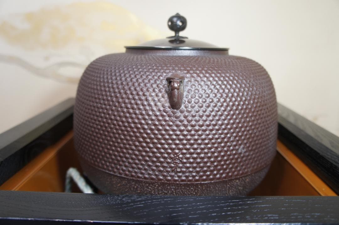 ☆木製置炉 在銘 あられ釜 唐銅蓋 置炉用600W 炭型 電熱器 送料込み