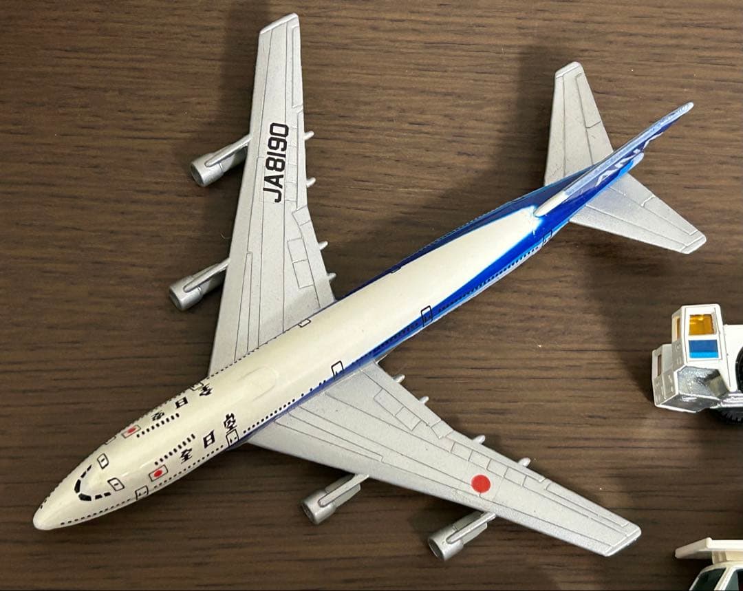 トミカ ANA 新空港セット セドリック空港タクシー