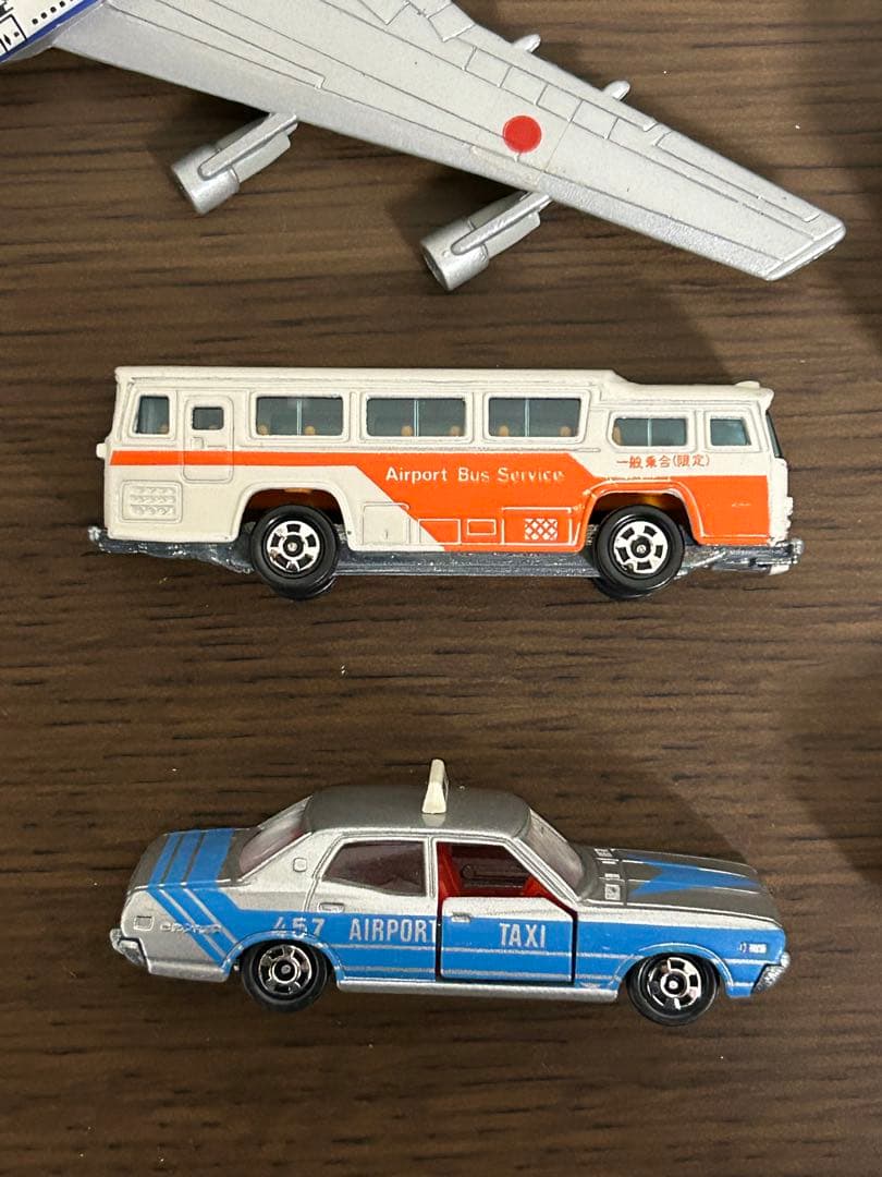 トミカ ANA 新空港セット セドリック空港タクシー