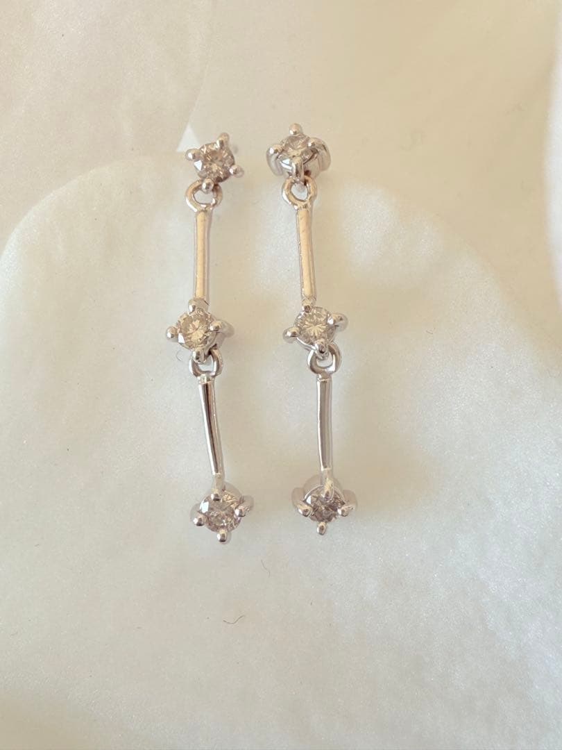 ダイヤモンド　K18 WG ホワイトゴールド　0.20ct ピアス