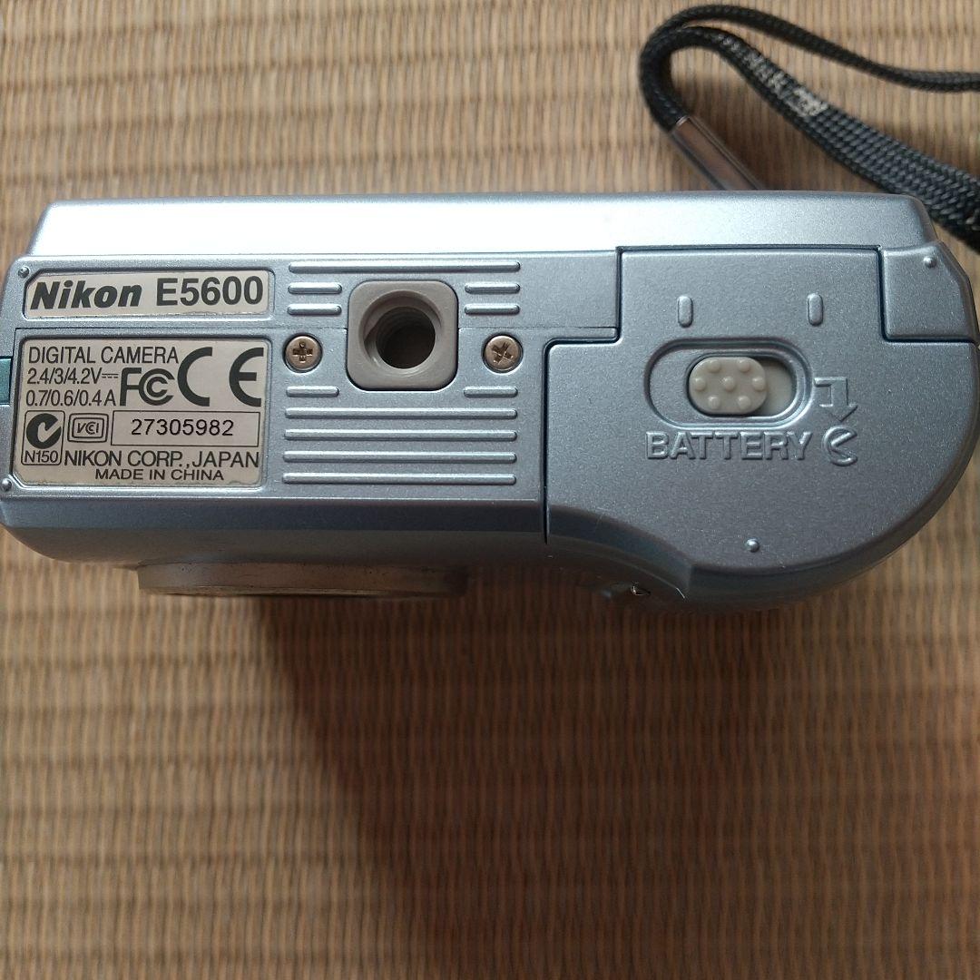 Nikon COOLPIX 5600 コンパクトデジタルカメラ