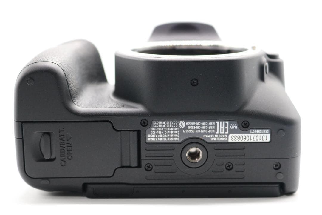 美品 【Canon EOS Kiss X9 トリプルレンズセット】Wi-Fi搭載