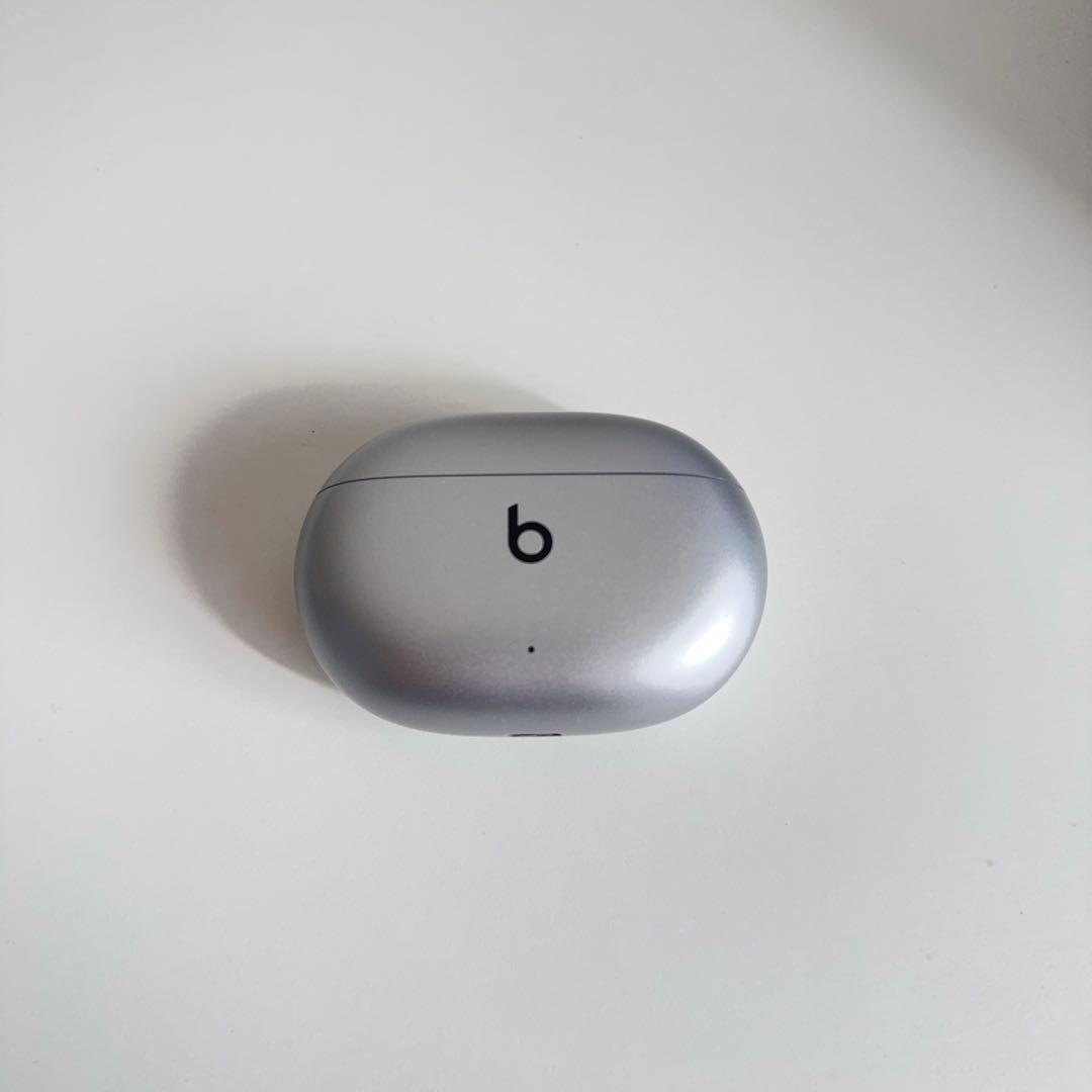 限定カラー｜Beats Studio Buds + コズミックシルバー ケース付