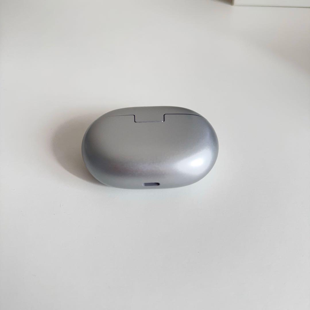 限定カラー｜Beats Studio Buds + コズミックシルバー ケース付