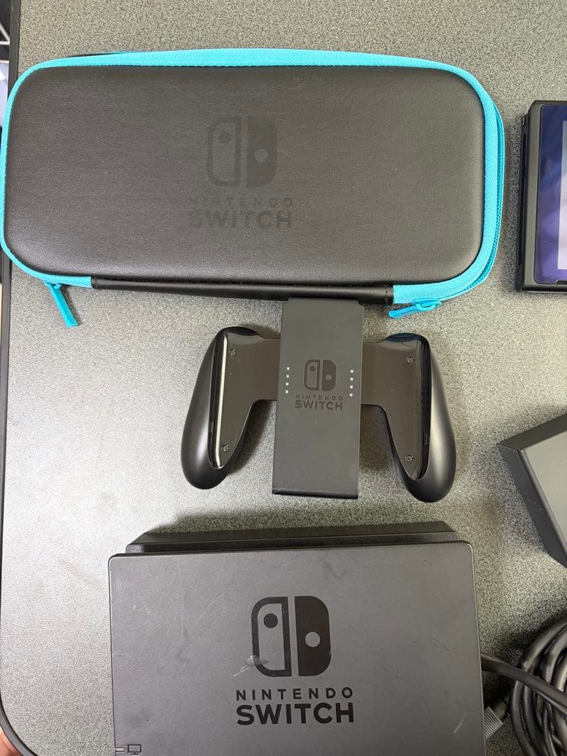 Nintendo Switch 本体 + Joy-Con + ケース