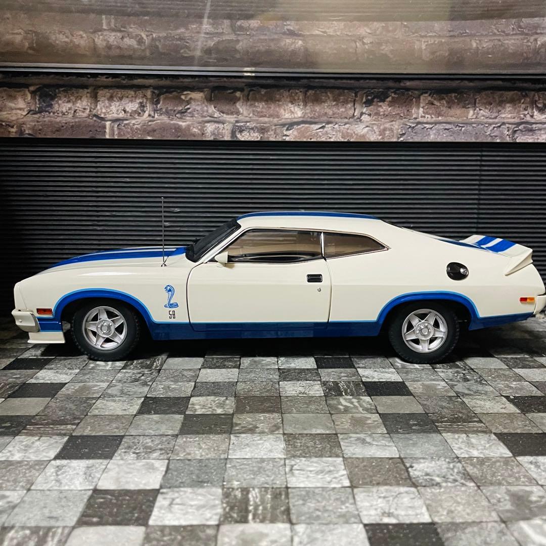 国内未入荷 1/18 CC フォード XC ファルコン コブラ オプション96