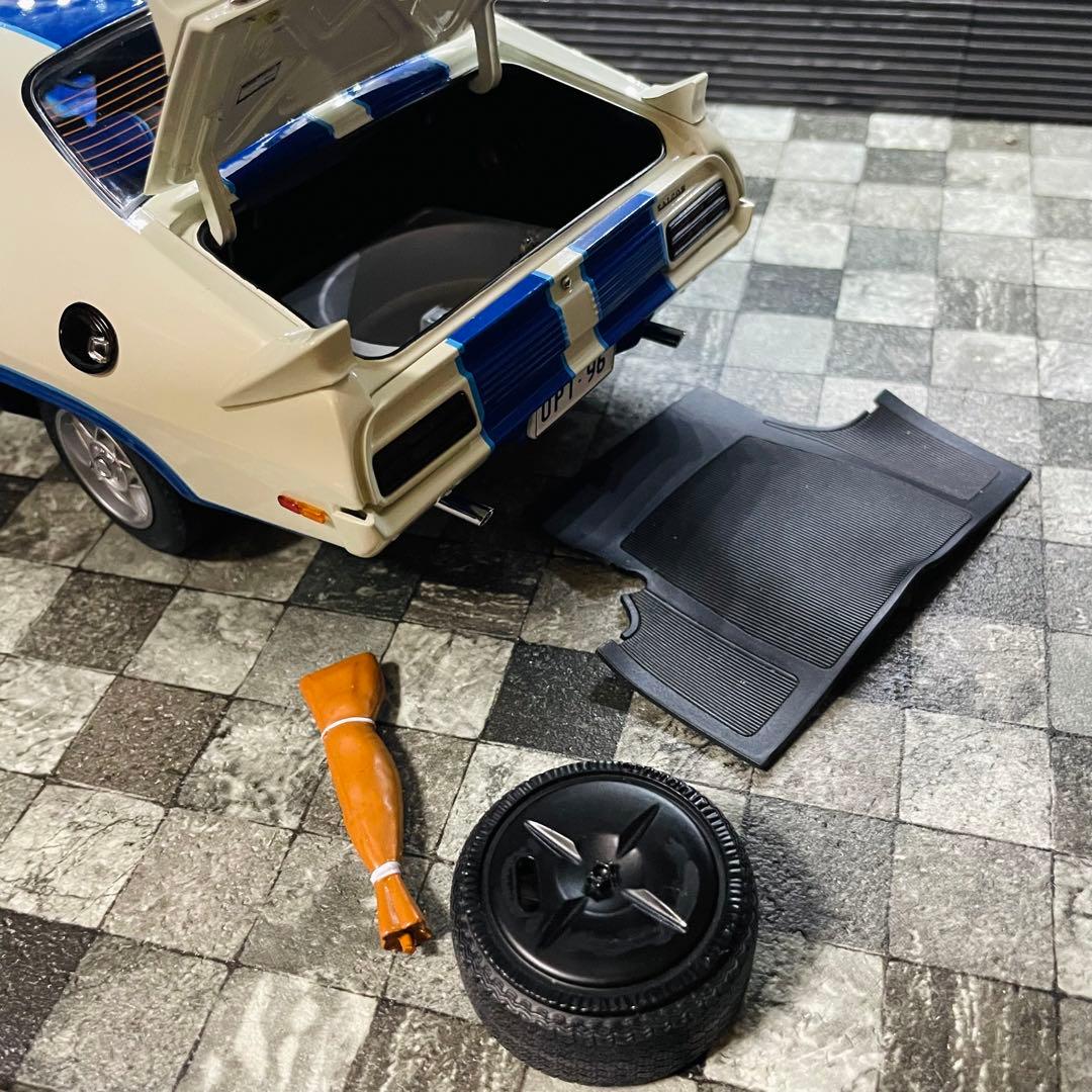 国内未入荷 1/18 CC フォード XC ファルコン コブラ オプション96