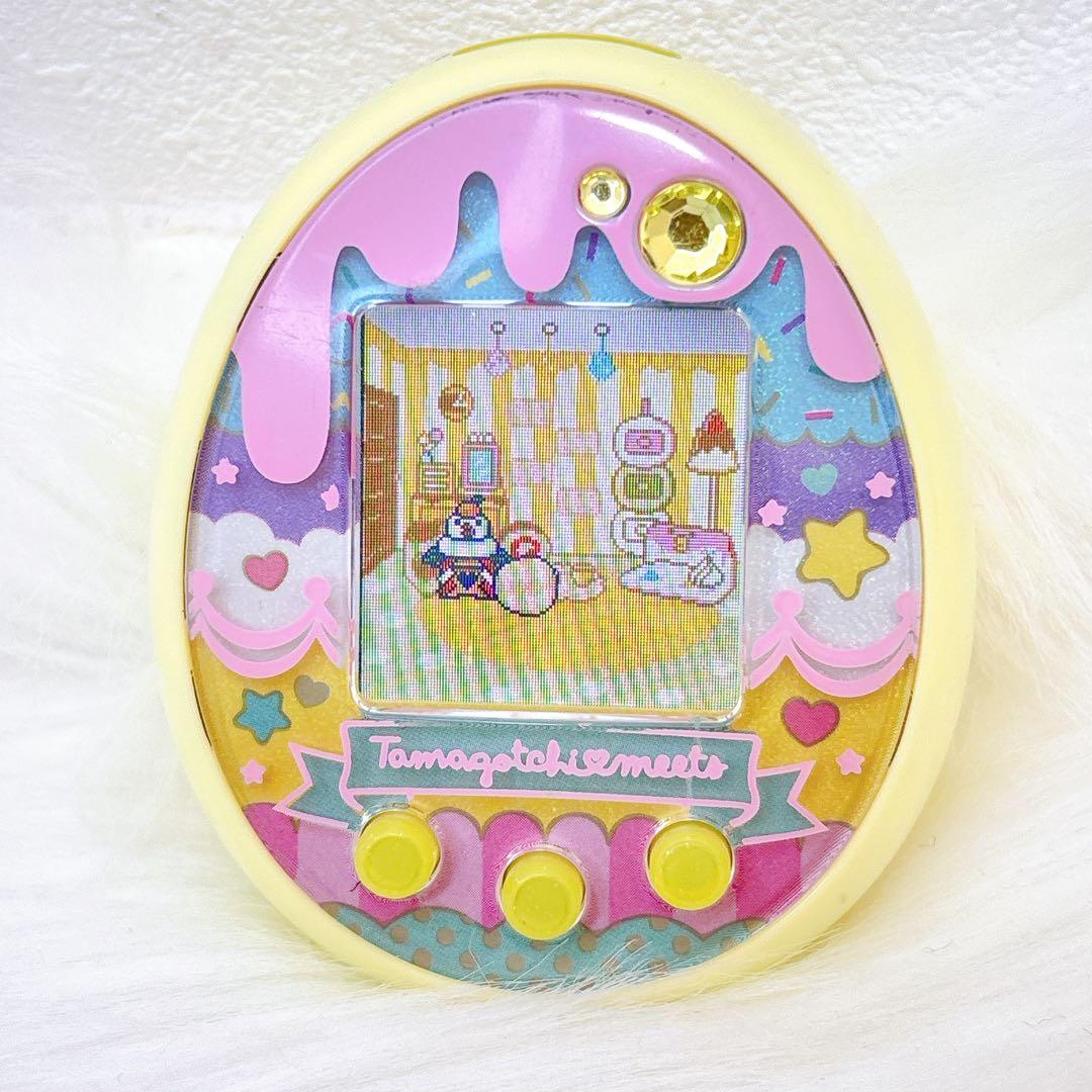 美品✨たまごっちみーつ　スイーツ　イエロー　バンダイ　カラー