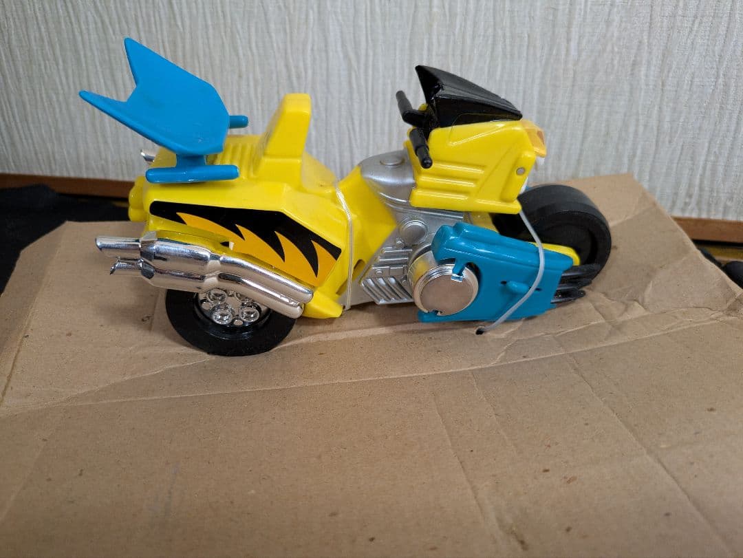 タカラ　TOYBIZ X-MEN ウルヴァリンバイク