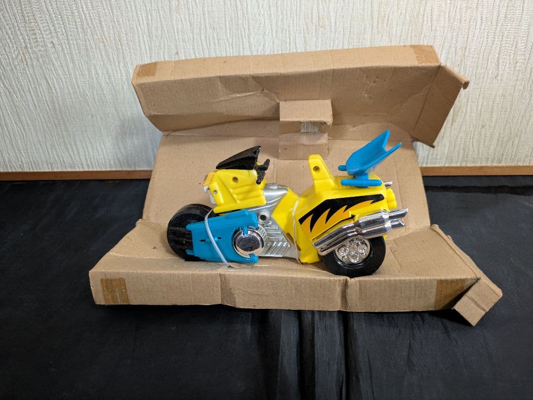 タカラ　TOYBIZ X-MEN ウルヴァリンバイク