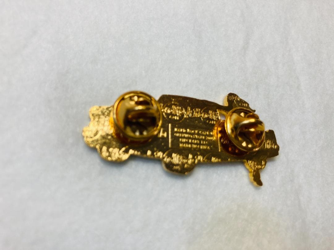 ピンズ・ピンバッジ・缶バッジ HARD ROCK CAFE UCW OPENING STAFF PIN