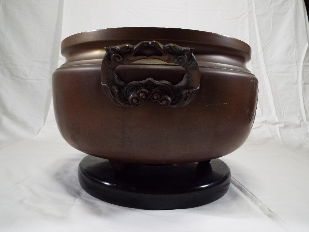 真鍮製　時代を感じる大きい火鉢