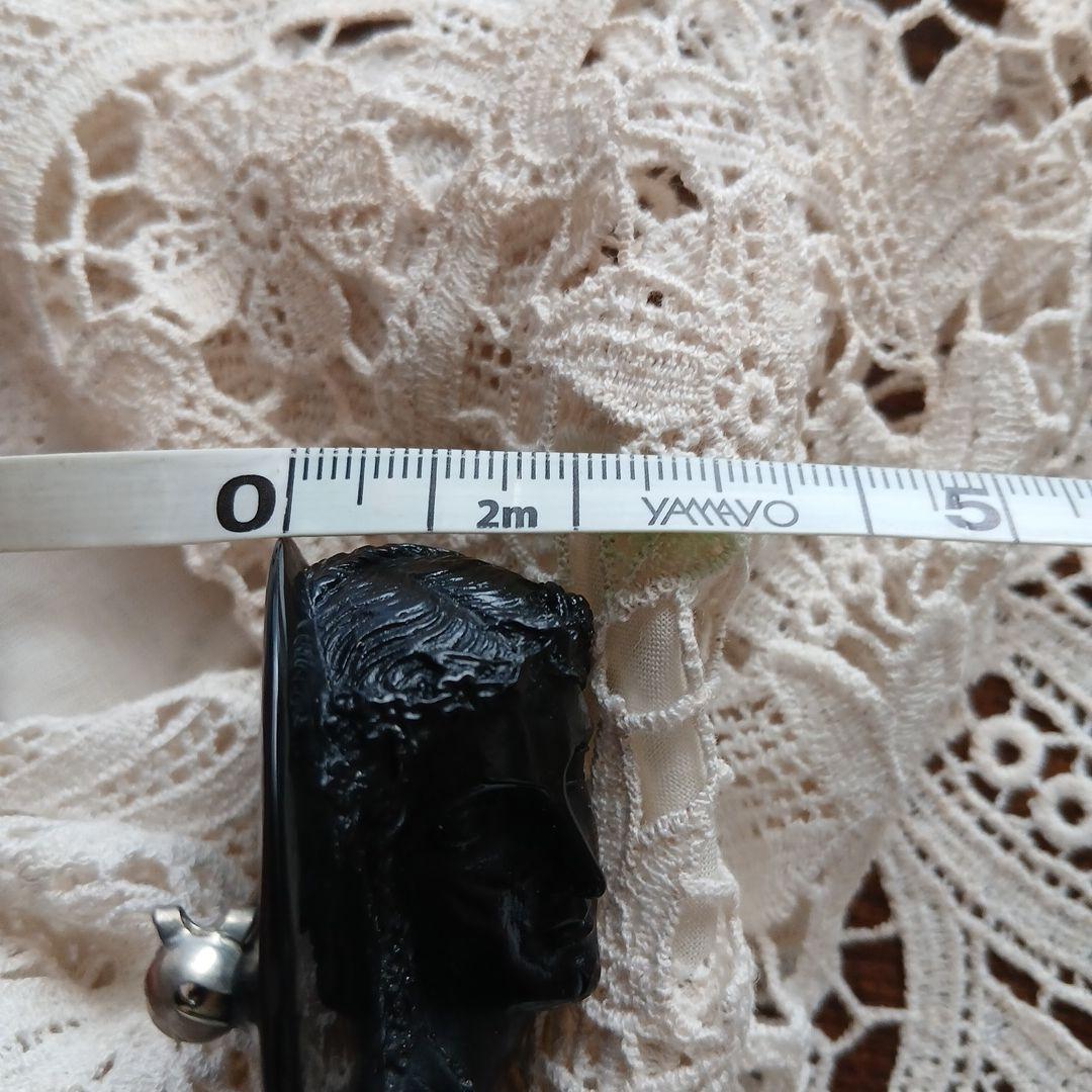 Vintage❗ブラック 彫刻 女性モチーフ ブローチ 女神 蚤の市