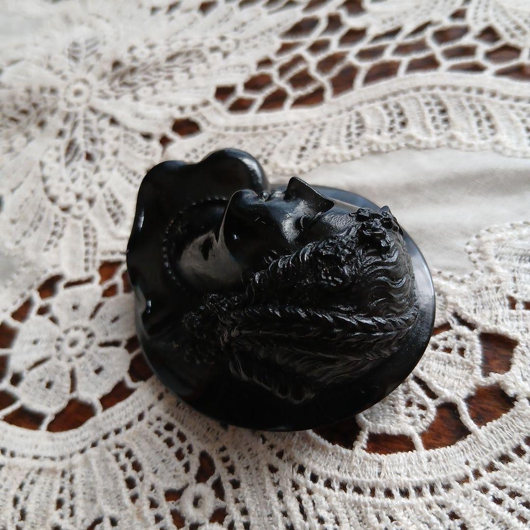 Vintage❗ブラック 彫刻 女性モチーフ ブローチ 女神 蚤の市