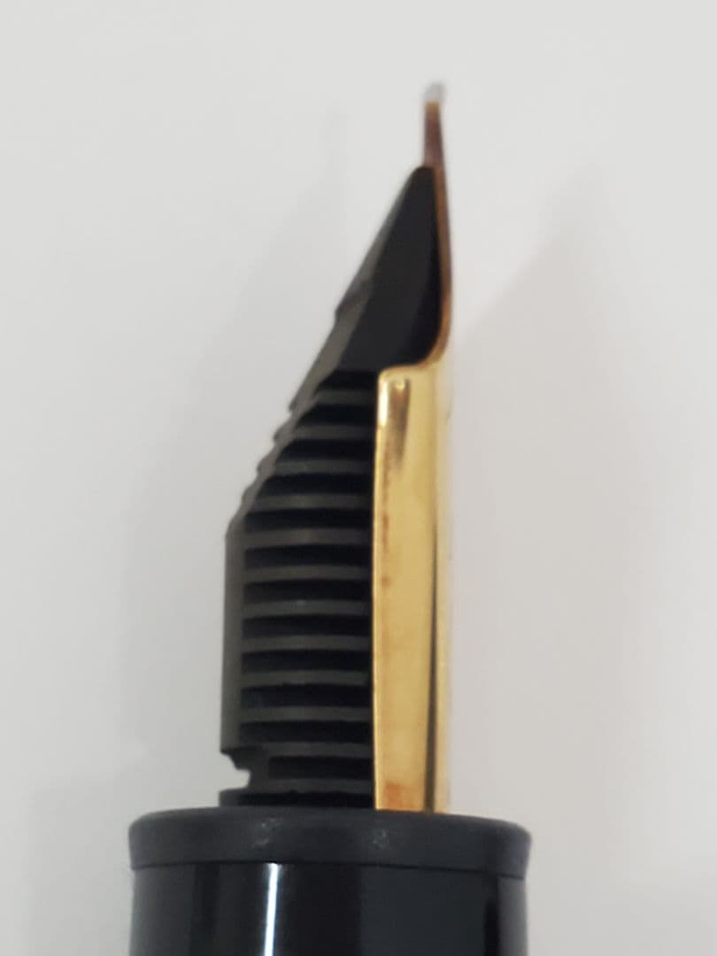 【訳あり】モンブラン マイスターシュテュック#146 14K585