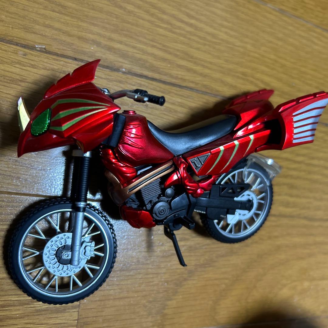 フィギュアーツ 仮面ライダーアマゾンズセット