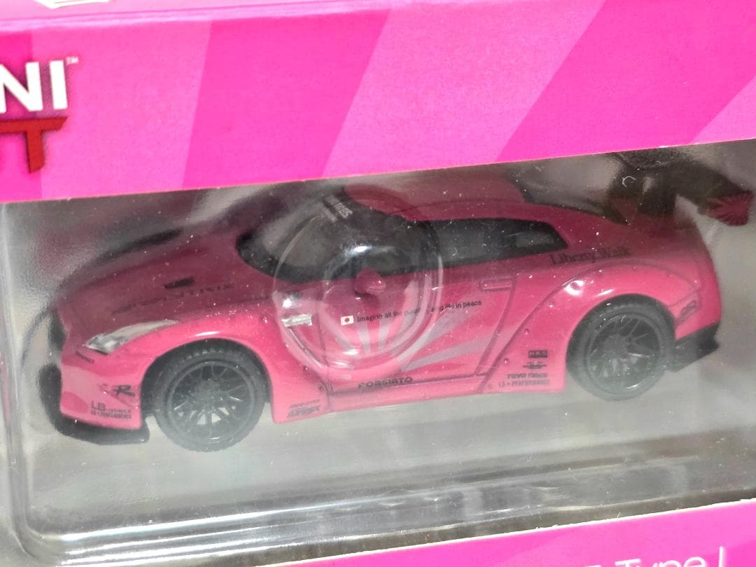 MINI GT LBWK 日産 GT-R キャンディピンク #29