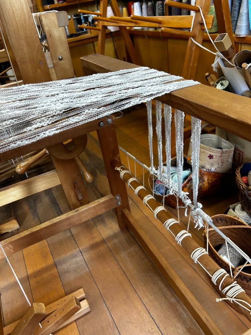 木製織り機 コンパクト設計
