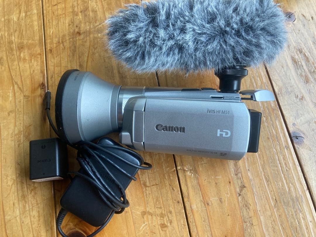 Canon IVIS HF M51 ビデオカメラ　充電器　幅広レンズ 集音マイク