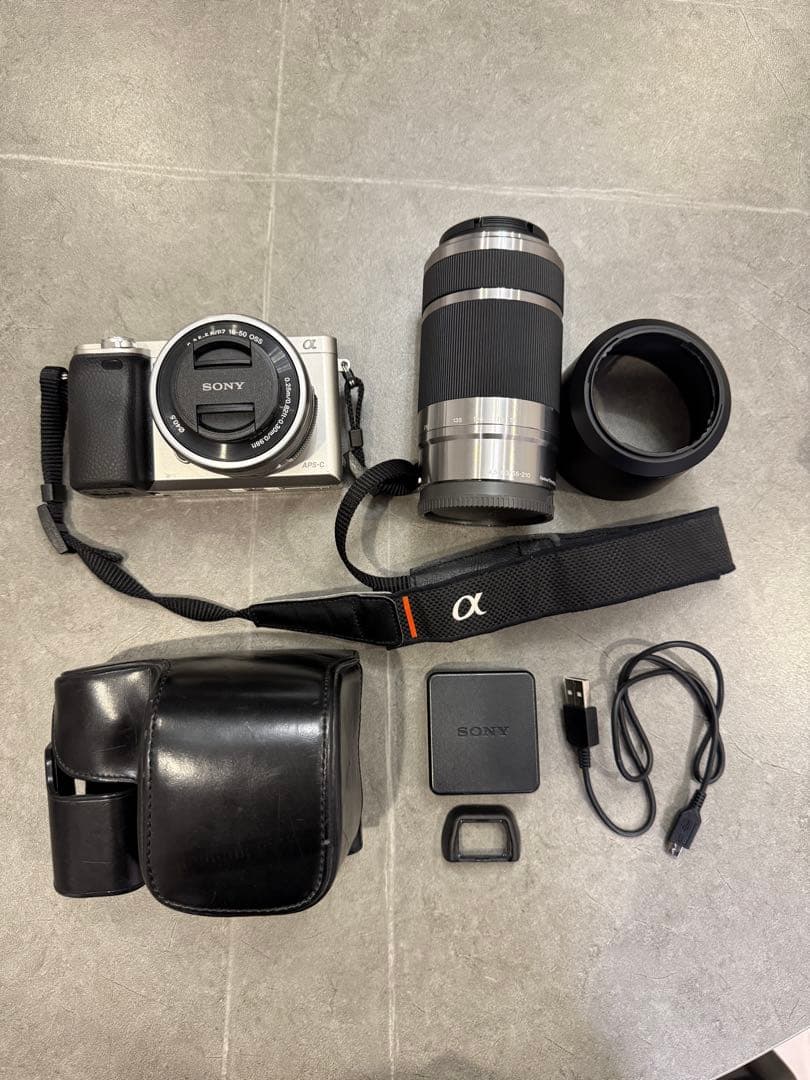 SONY α6000 ダブルズームレンズキットミラーレスカメラ(動作確認済み)