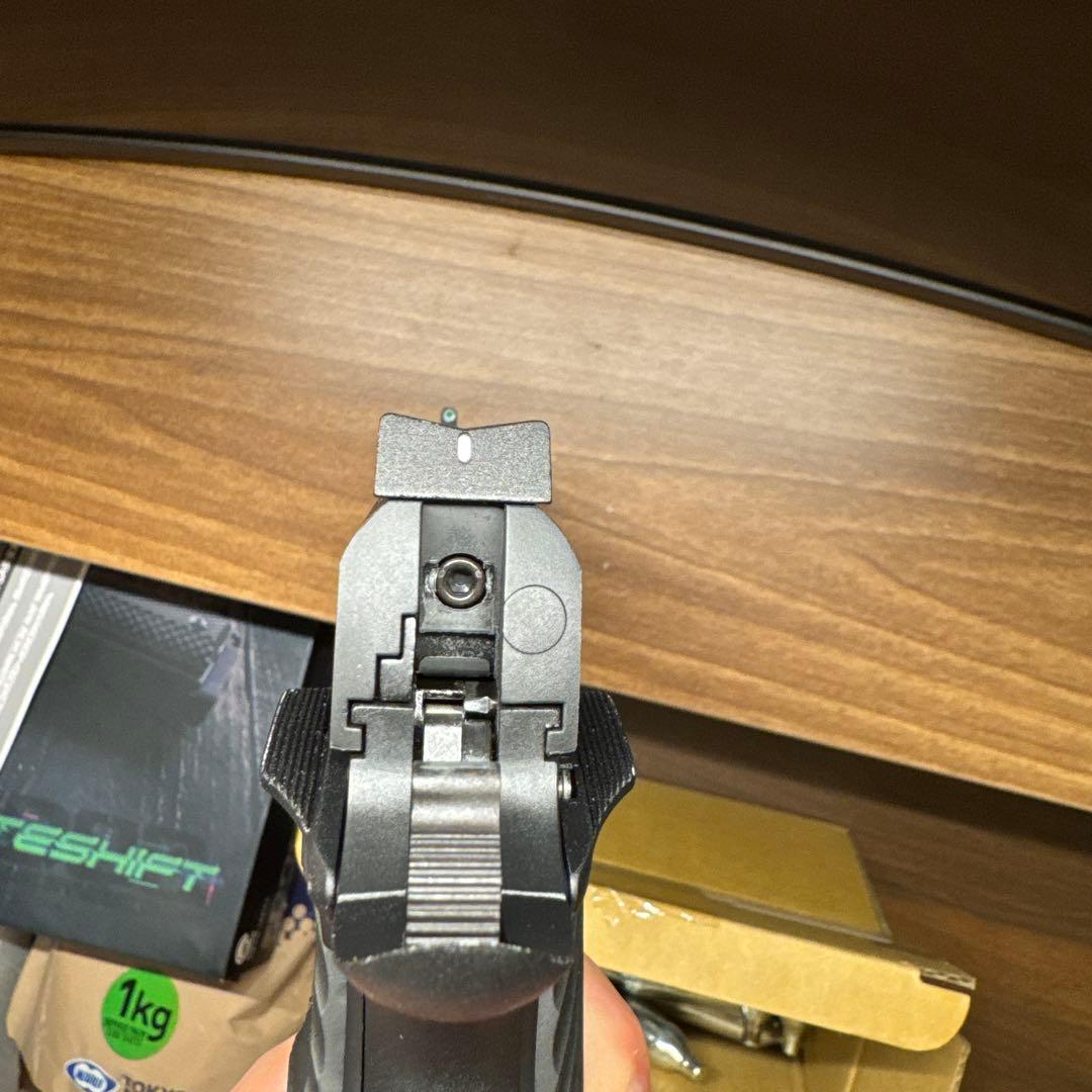 NITESHIFT co2ガスガン　マガジン2個おまけ付き