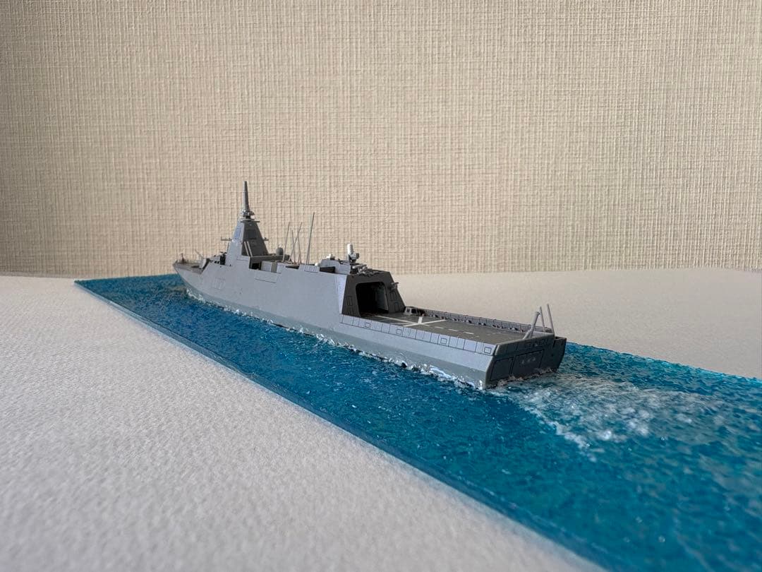 1/700 海上自衛隊　護衛艦もがみ　全塗装　洋上ジオラマ