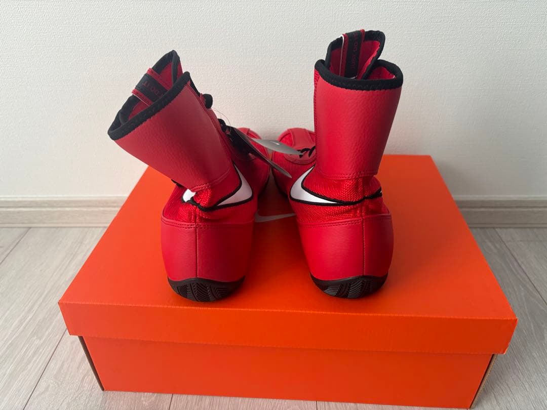 Nike ボクシングシューズ レッド タグ付き