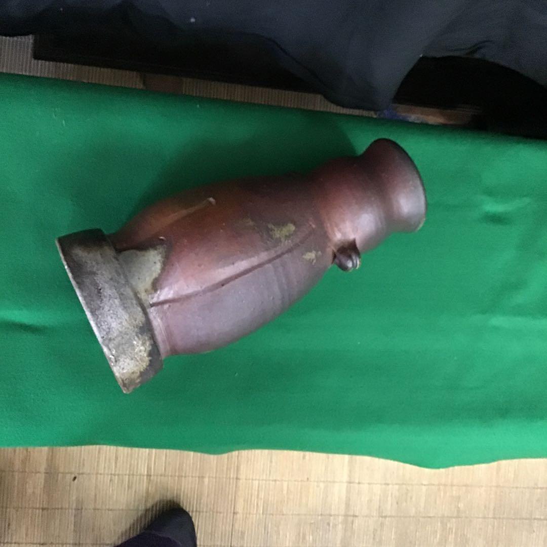 備前焼豊福先生台座型花入れ只今年末年始大売り出しです❣️