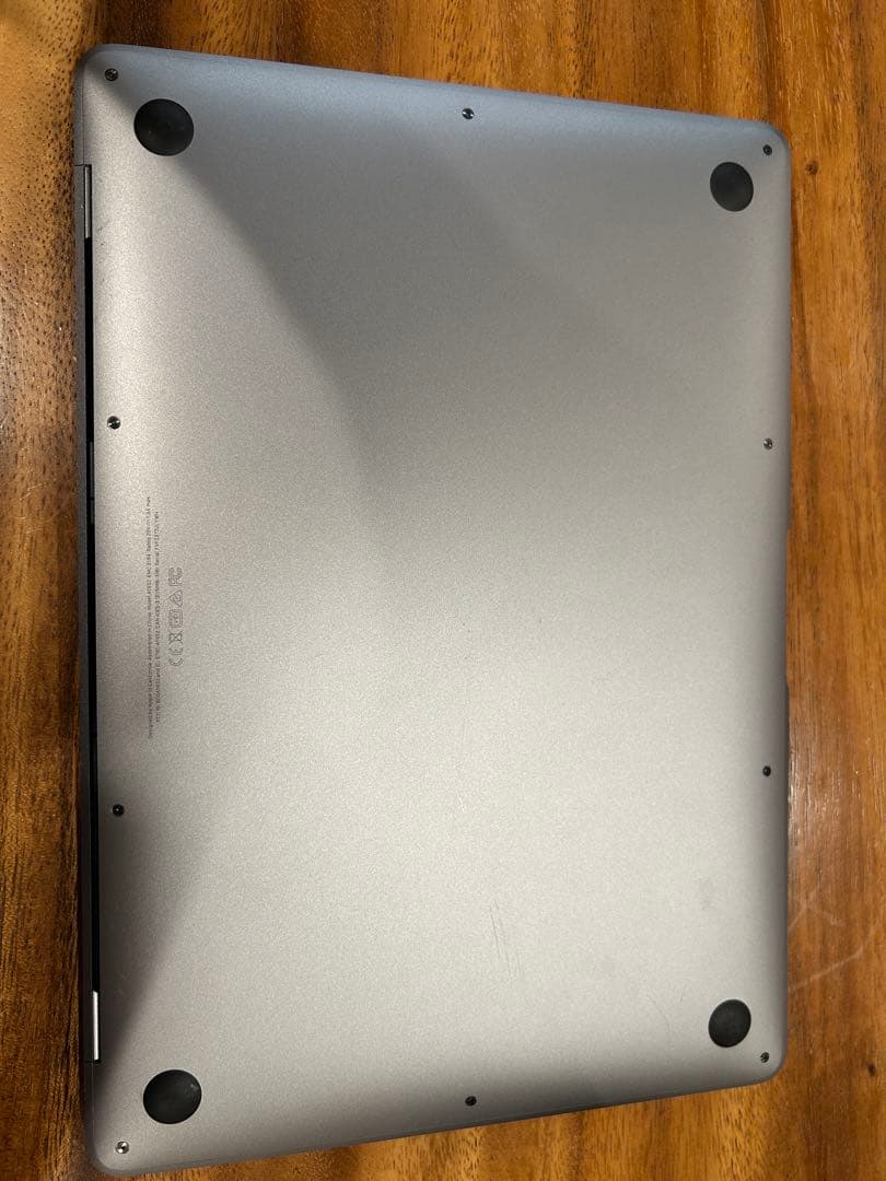 Apple MacBook シルバー 中古　充放電回数40回