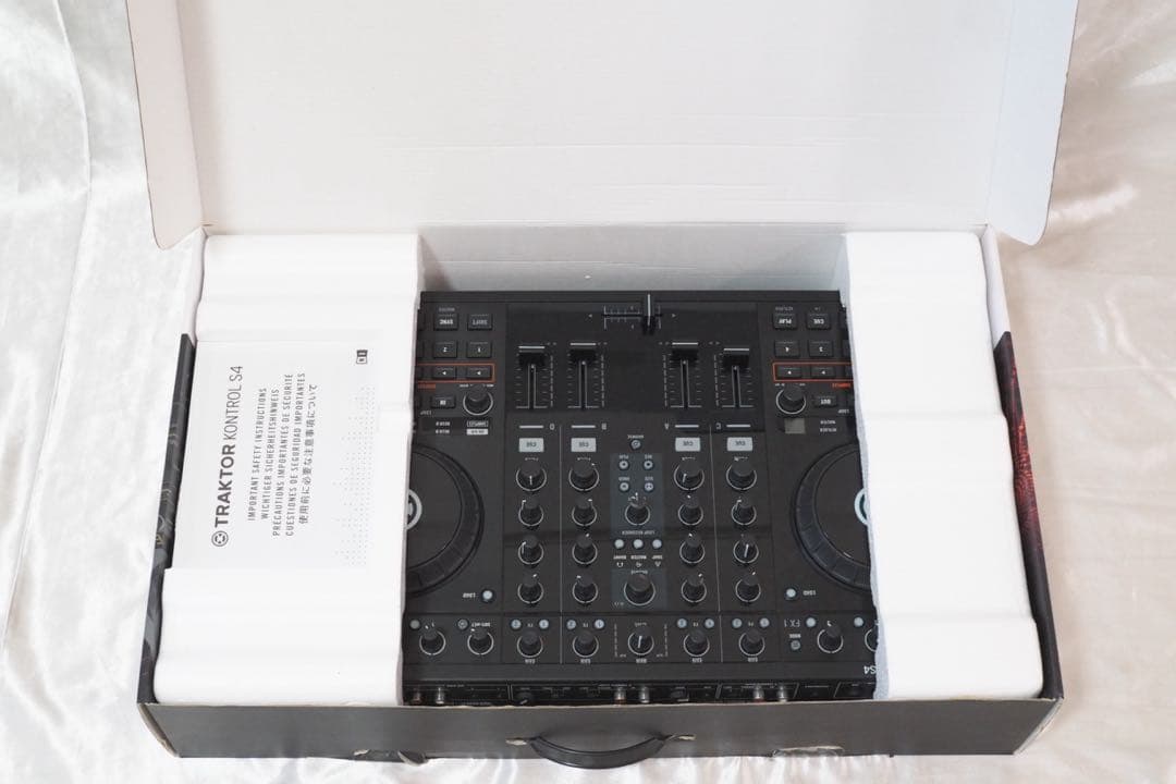 TRAKTOR KONTROL S4 MK2 DJコントローラー
