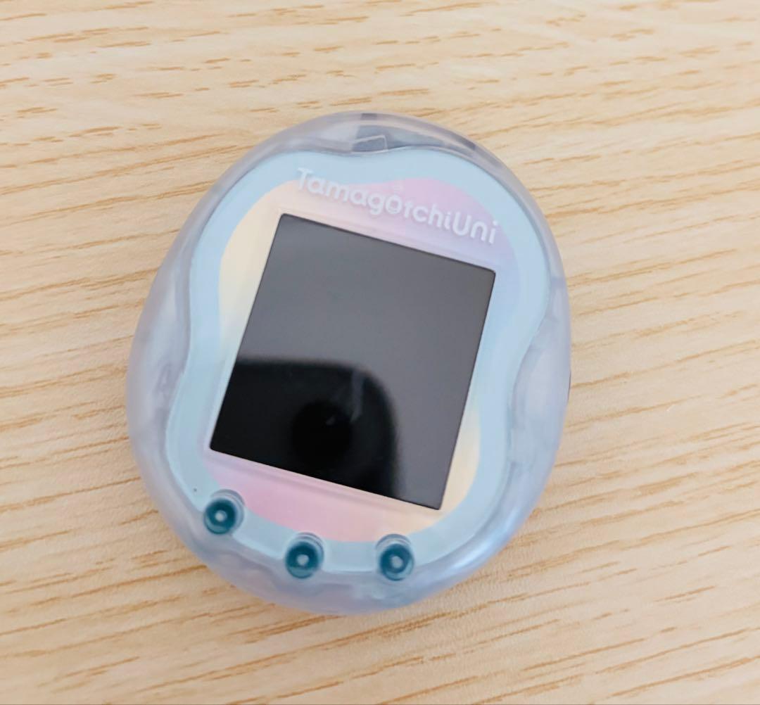 パ*パ様 Tamagotchi Uni Prism White