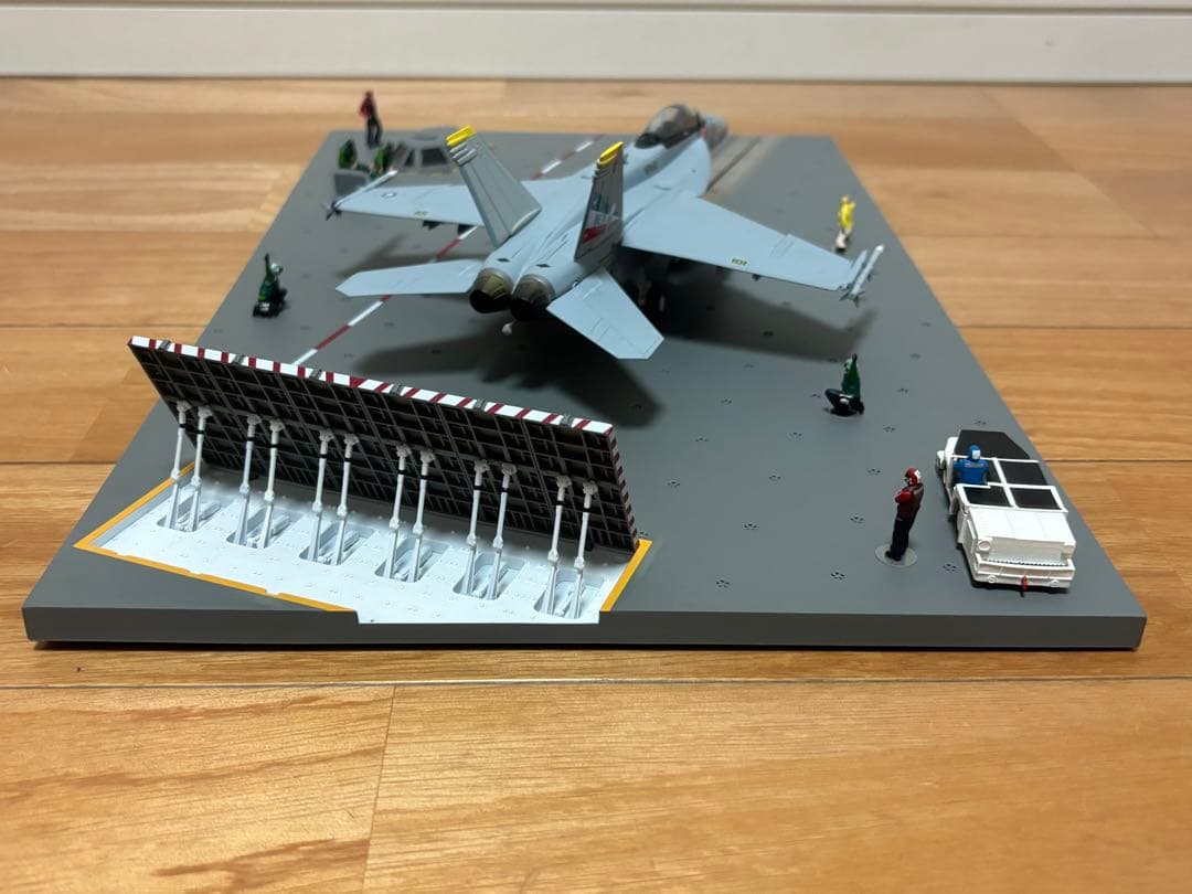 TSM MODEL 1/72 アメリカ海軍 空母デッキベースⅠ 塗装済完成品