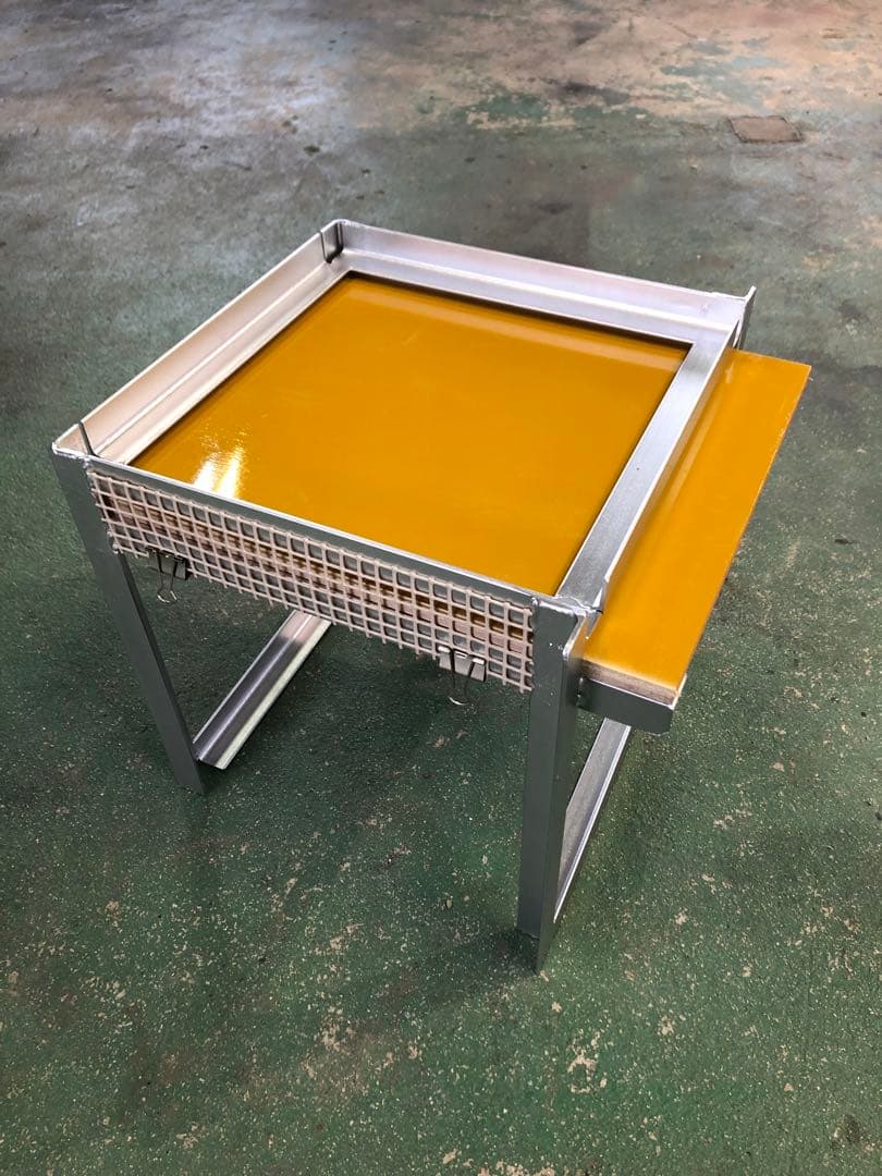 日本蜜蜂 重箱用巣箱台 29cm用 トリカルネット付き