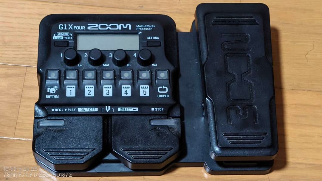 中古★ZOOM G1X FOUR マルチエフェクター【箱付き！】