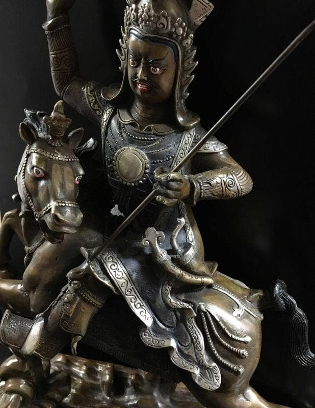 ◆ケサル大王像◆チベットの英雄