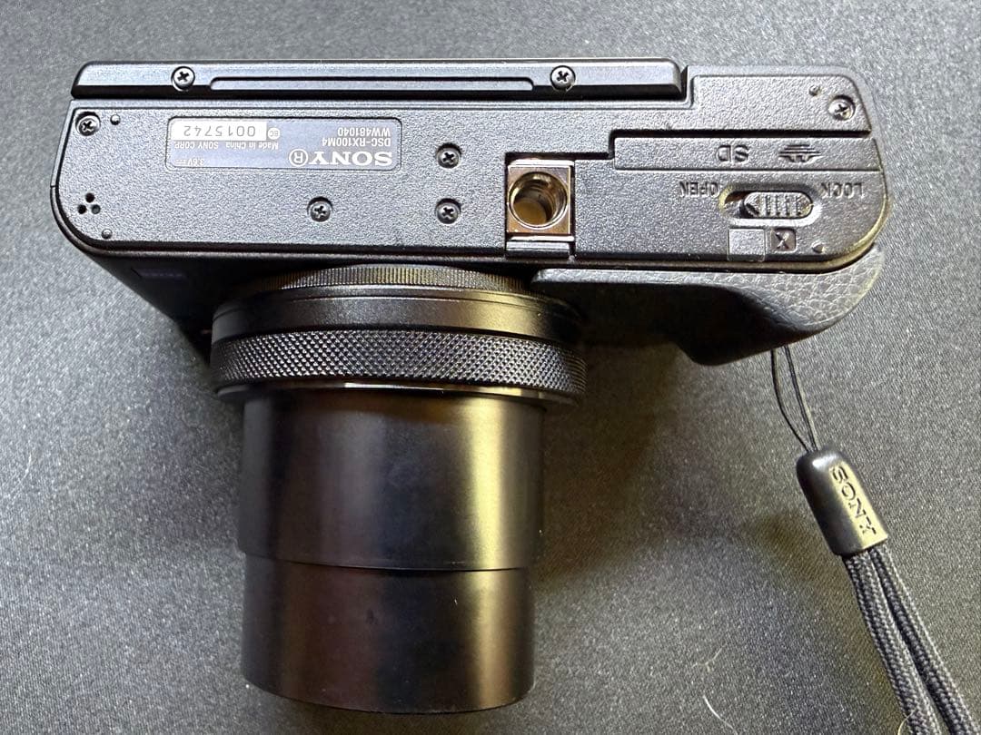 【超美品】SONY RX100 M4 コンパクトデジタルカメラ コンデジ使用数回