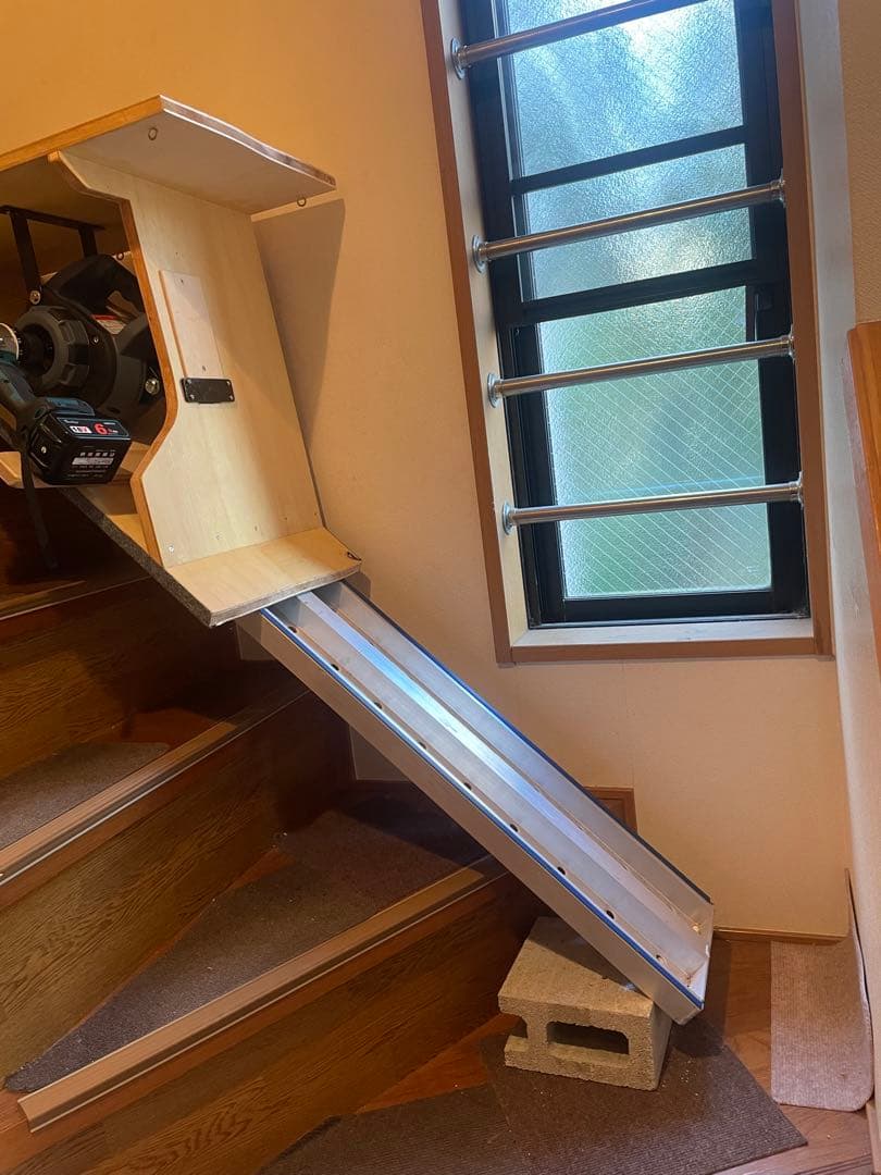 【電動階段昇降機・エスカレーター】中型犬・大型犬OK ストレスない優れ物！