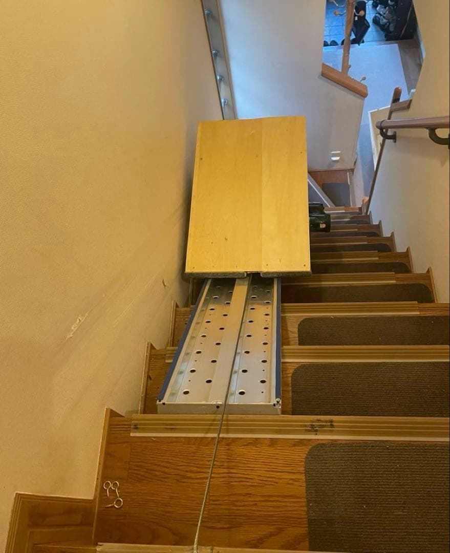 【電動階段昇降機・エスカレーター】中型犬・大型犬OK ストレスない優れ物！