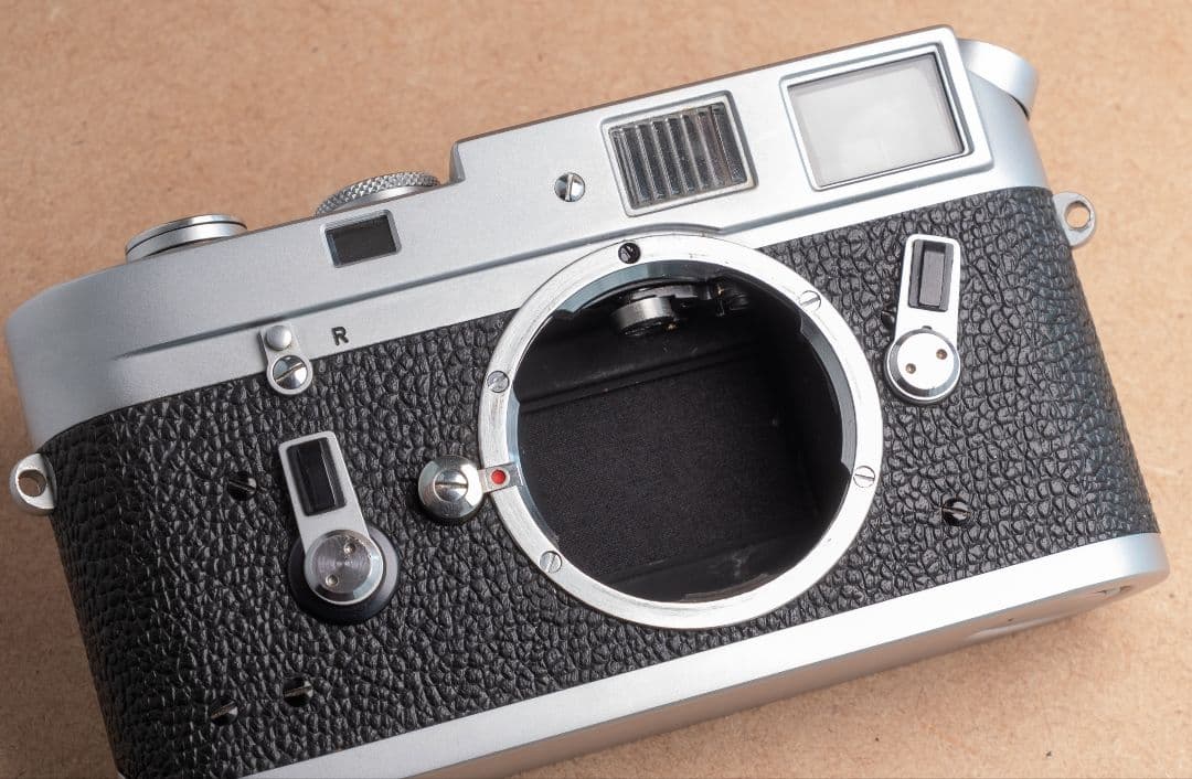 Leica M4 / ライカ M4　#117万台ボディ　ケースストラップ付