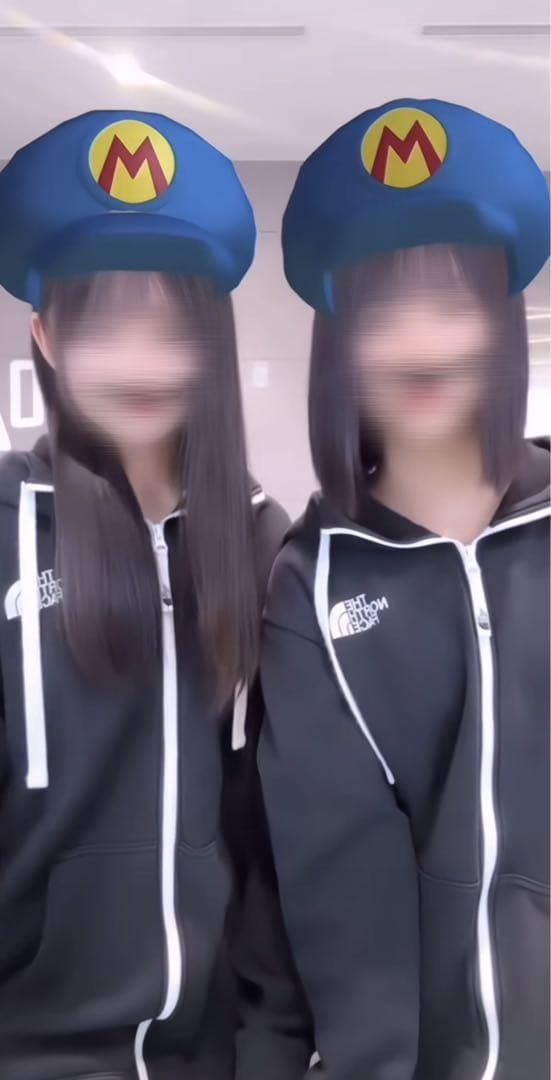 ま*ろ様 ノースフェースパーカー