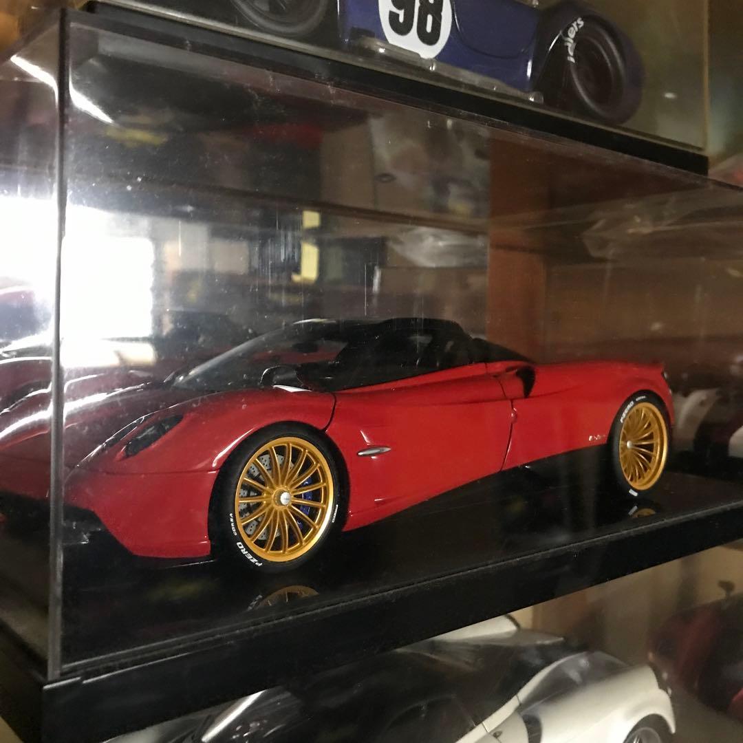 パガーニ ウワイラレッド ミニカー ゴールドホイール