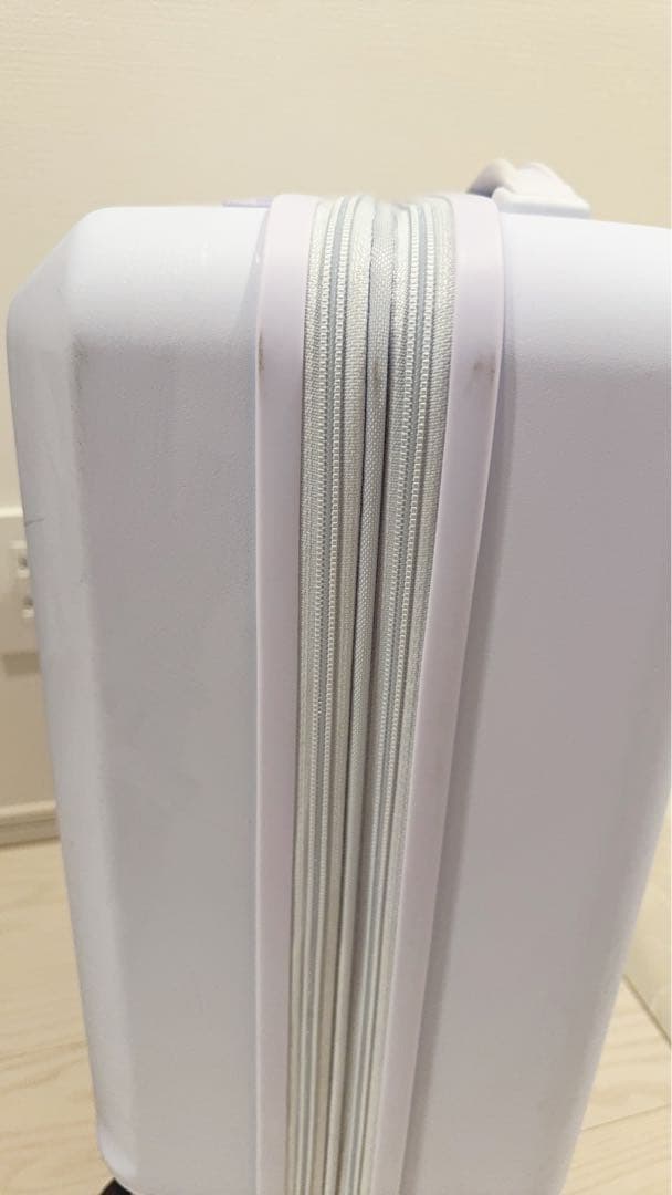 スーツケース　パステルラベンダー色