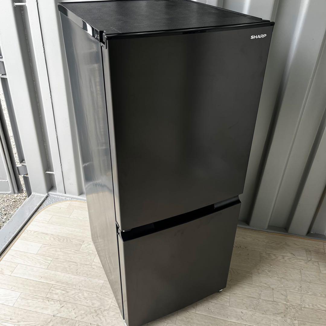 取付無料！SHARPスタイリッシュブラック高性能おしゃれインテリア冷蔵庫！洗濯機