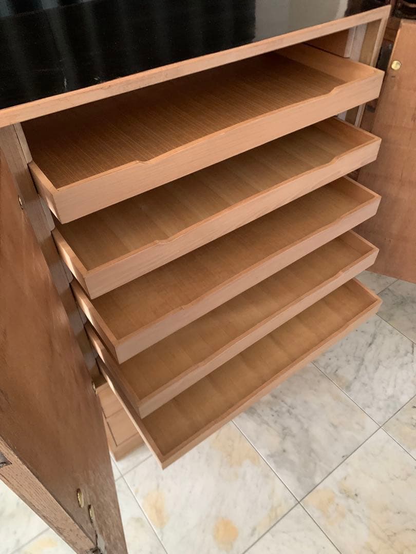 桐箪笥漆塗 ・アンティーク