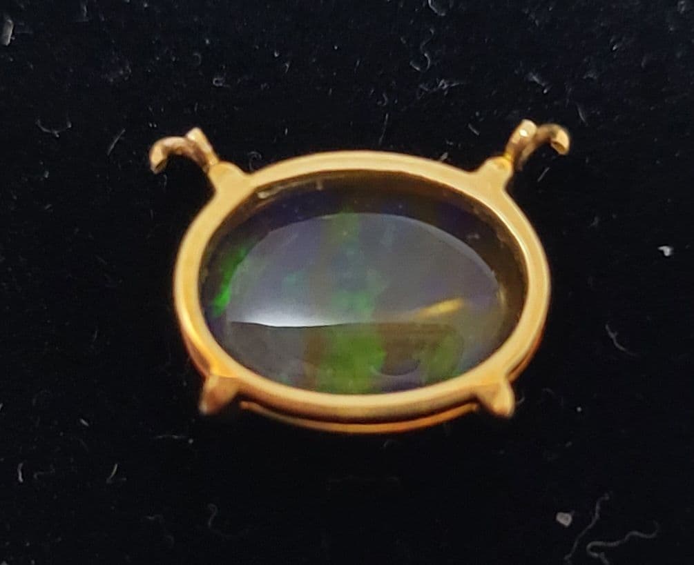 オパール 加工途中