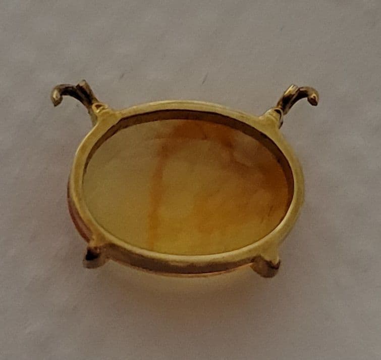 オパール 加工途中